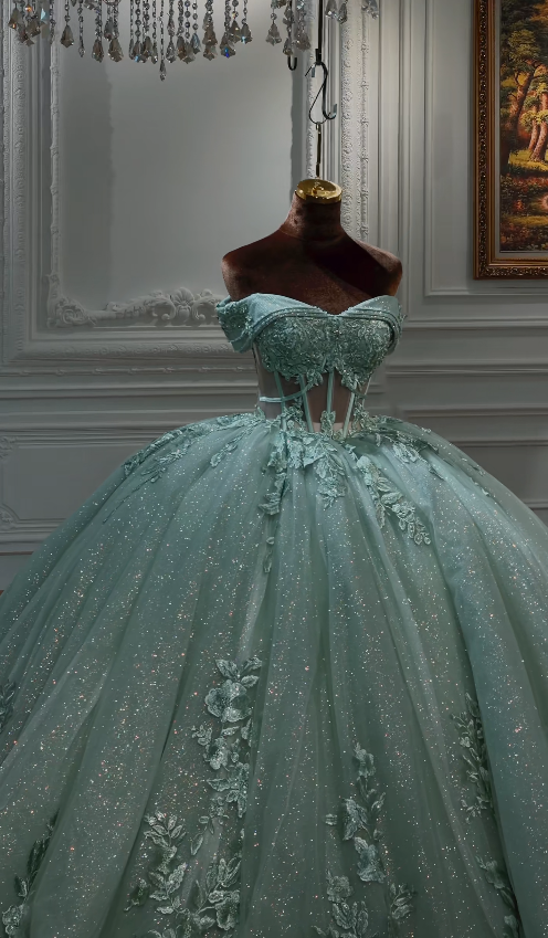 Gorgeous Off-shoulder Ball Gown Tulle Applique Quicneanera Dress Green Sweet 16 Dress ED09149