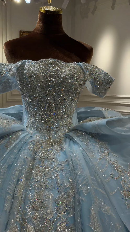 Gorgeous Off-shoulder Ball Gown Tulle Beaded Applique Quicneanera Dress Pale Blue Sweet 16 Dress ED09150