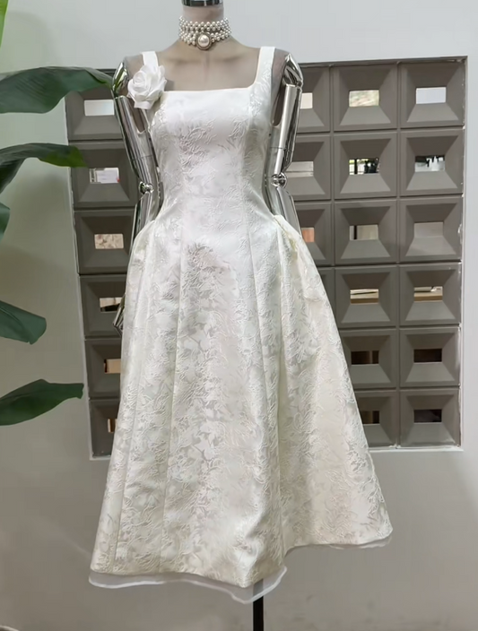 Robe trapèze blanche mignonne avec bretelles pour Hoco, robe de satin d'anniversaire pour soirée ED09180