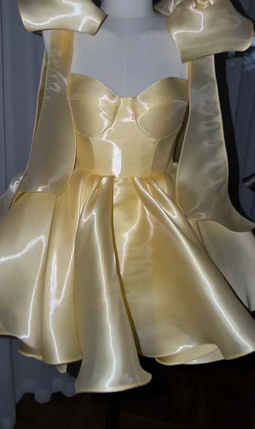 Jolie Robe Hoco Jaune à Bretelles Robe d'Anniversaire Coupe A-Line Robe en Satin pour Fête ED09183