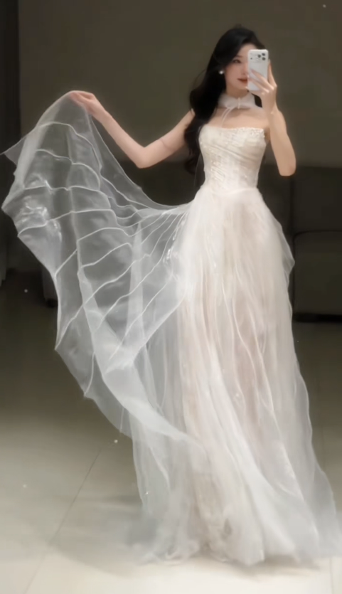 Gorgeous Strapless A-Line Wedding Dress Tulle Bridal Gown White Bridal Dress ED09225