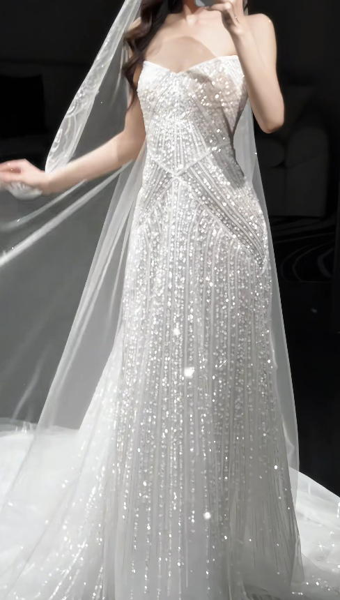 Gorgeous Sweetheart A-line Wedding Dress Tulle Sequins Bridal Gown White Bridal Dress ED09227