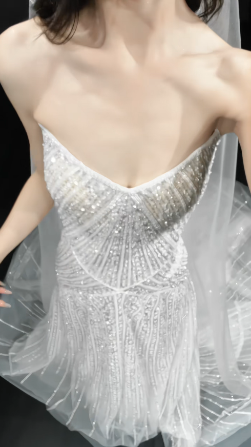 Gorgeous Sweetheart A-line Wedding Dress Tulle Sequins Bridal Gown White Bridal Dress ED09227