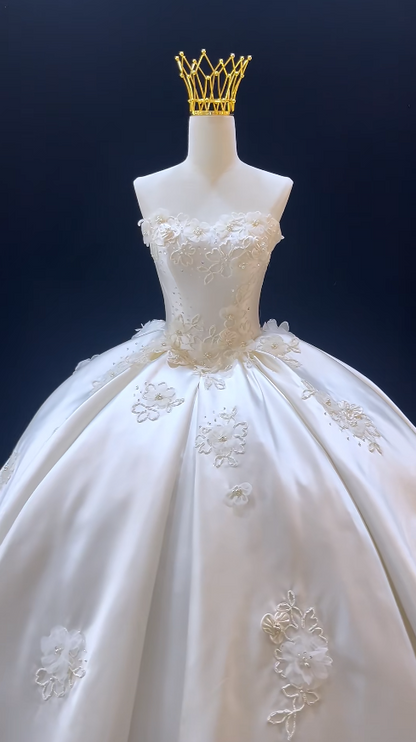 Gorgeous Strapless A-line Wedding Dress Satin Appliques Bridal Gown White Bridal Dress ED09229