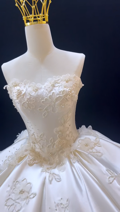 Gorgeous Strapless A-line Wedding Dress Satin Appliques Bridal Gown White Bridal Dress ED09229