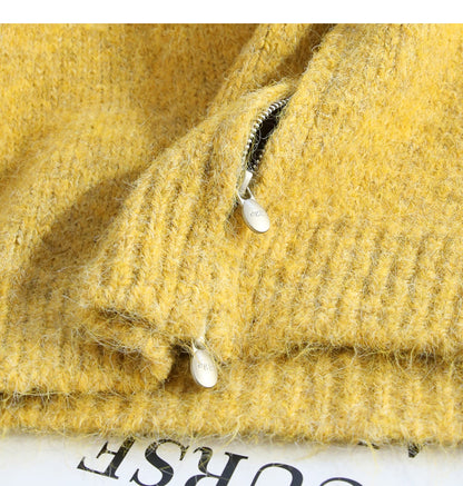 Warmer gelber Cardigan-Pullover mit doppeltem Reißverschluss und Revers ED0922