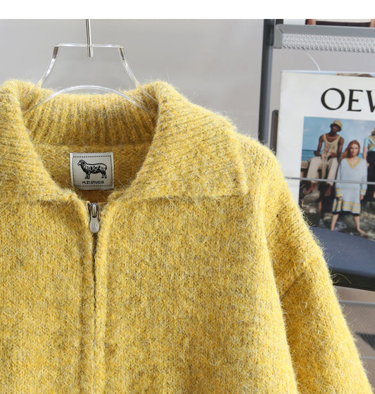 Warmer gelber Cardigan-Pullover mit doppeltem Reißverschluss und Revers ED0922