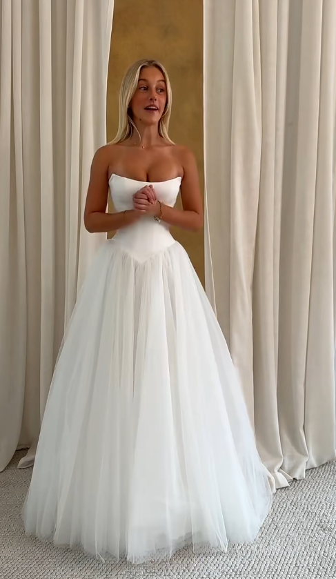 Magnifique Robe de Mariée Bustier Évasée en Tulle Robe de Mariée Blanche ED09233