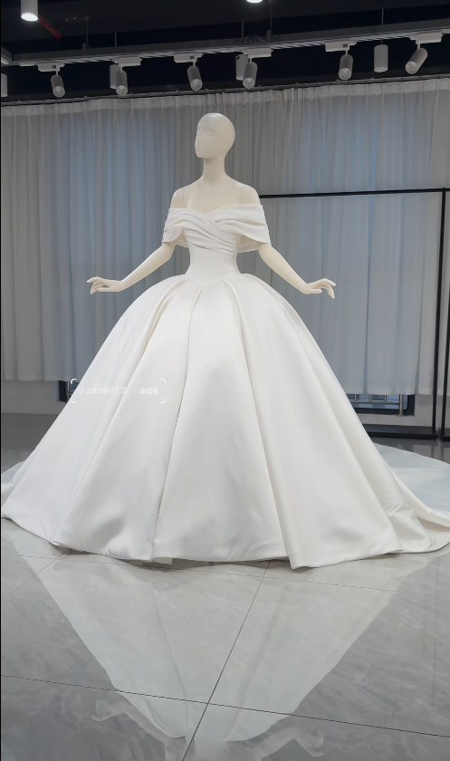 Schlichtes schulterfreies A-Linien-Hochzeitskleid aus Satin Brautkleid Weißes Brautkleid ED09234