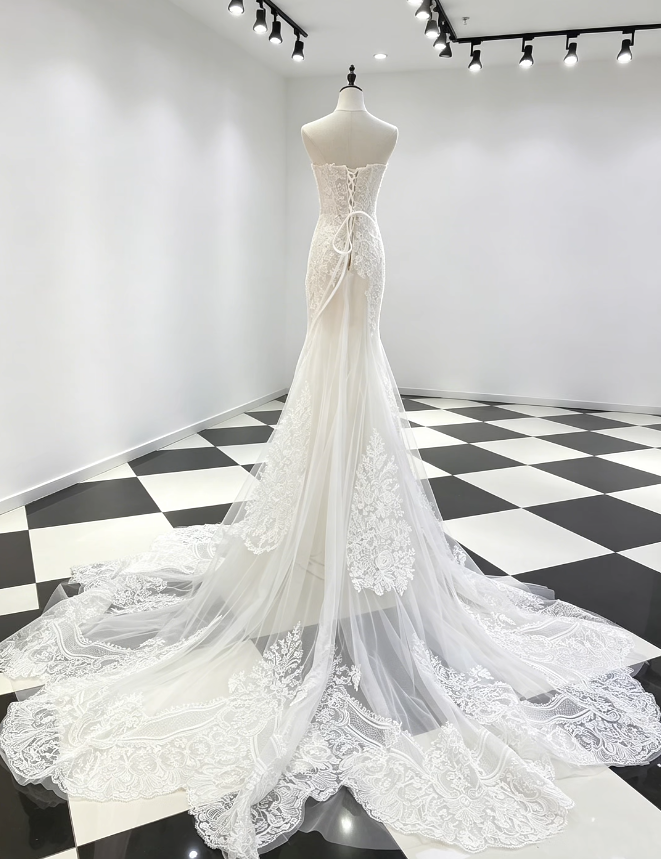 Robe de mariée sirène bustier modeste avec applications en tulle Robe de mariée blanche ED09236