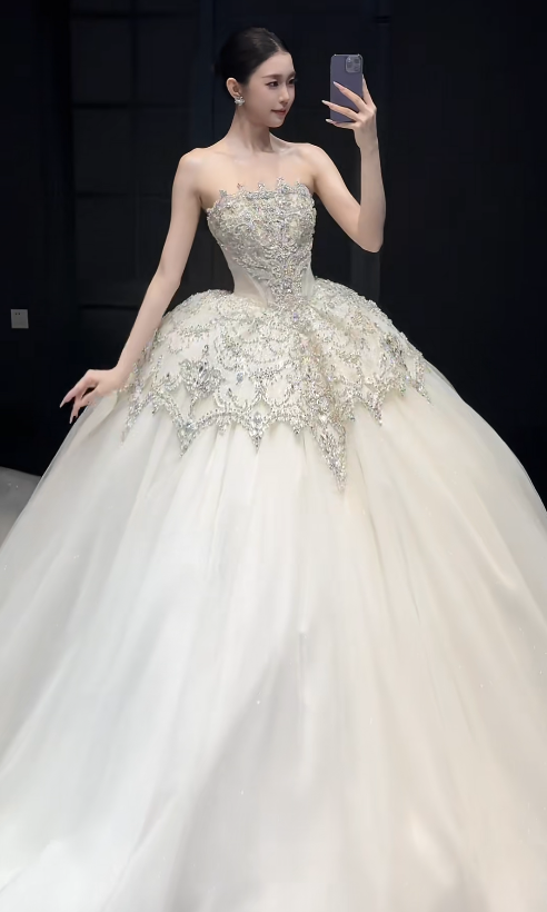 Timeless A-Line Strapless Wedding Dress Tulle Bridal Gown White Bridal Dress ED09270
