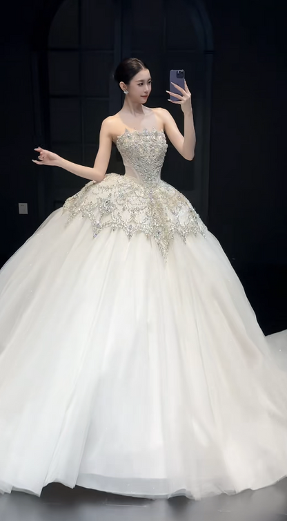 Timeless A-Line Strapless Wedding Dress Tulle Bridal Gown White Bridal Dress ED09270
