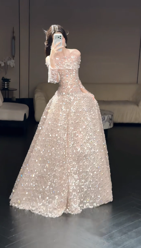 Timeless A-Line Off-shoulder Wedding Dress Tulle Bridal Gown White Bridal Dress ED09273