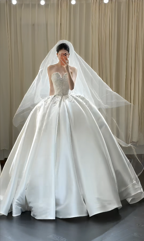 Gorgeous White Wedding Dress Sweetheart Satin Birdal Dress A-Line Bridal Gown ED09329