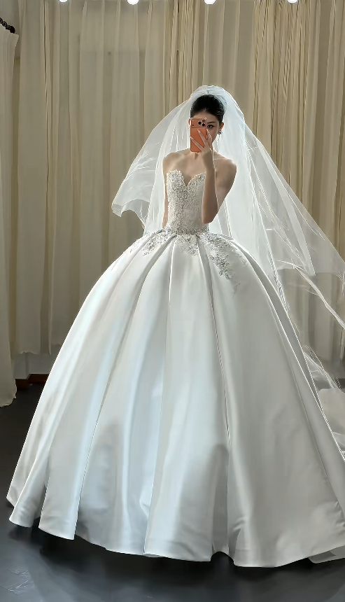 Gorgeous White Wedding Dress Sweetheart Satin Birdal Dress A-Line Bridal Gown ED09329