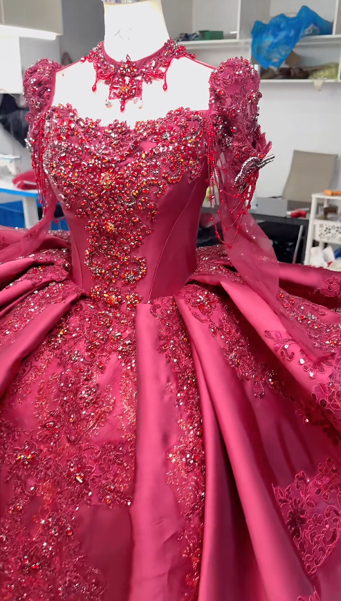 Chic Red Prom Dress Ball Gown  Quinceanera Dress Applique Satin Sweet 16 Dress ED09364