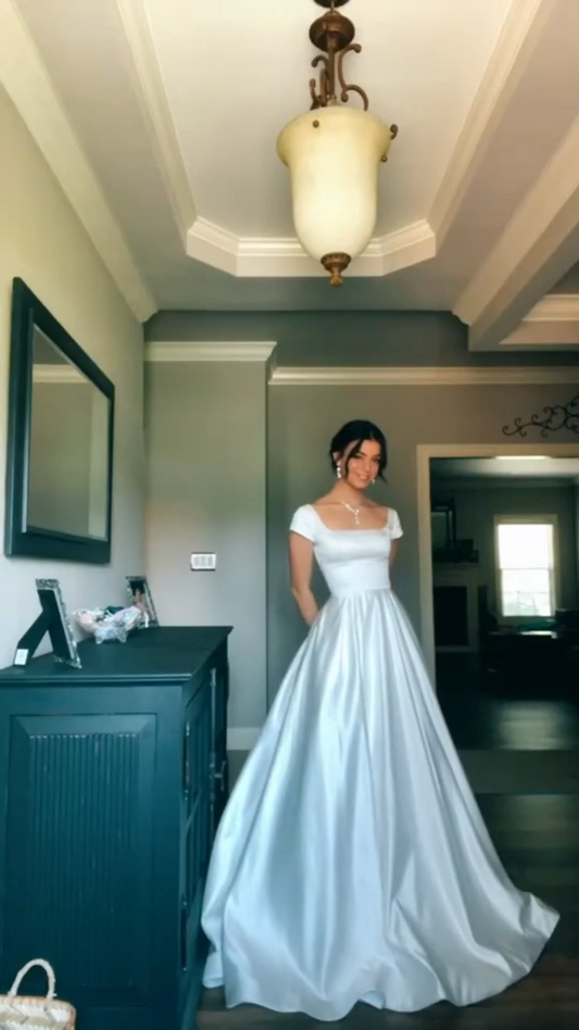 Simple White A-Line Wedding Dress Satin Bridal Gown Sleeveless Square Neck Bridal Dress ED09406