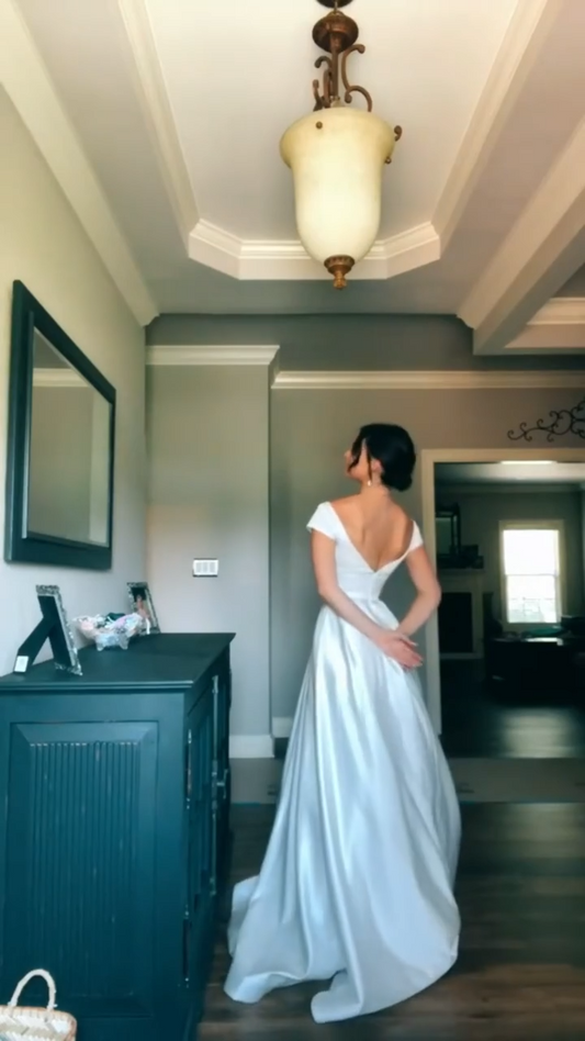 Simple White A-Line Wedding Dress Satin Bridal Gown Sleeveless Square Neck Bridal Dress ED09406