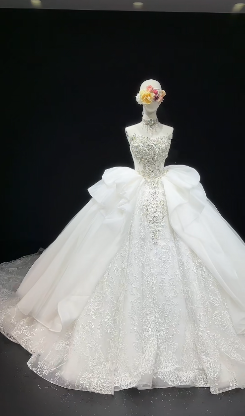 Simple White A-Line Wedding Dress Tulle Bridal Gown Sleeveless Strapless Bridal Dress ED09411