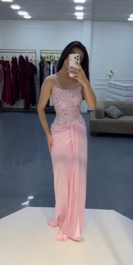 Elegantes trägerloses Etui-Abendkleid aus Chiffon in Pink für den Abschlussball ED09444
