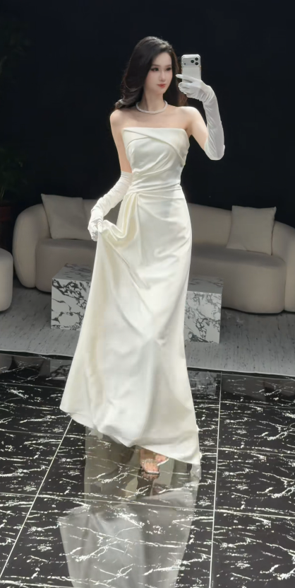 Elegant White Wedding Dress Strapless Bridal Gown Sheath Satin Bridal Dress ED09502
