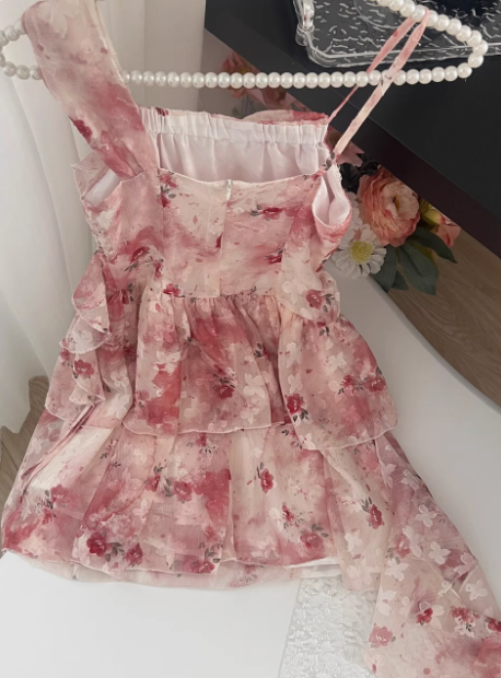 Unregelmäßiges rosa Blumen-Hosenträgerkleid ED0951
