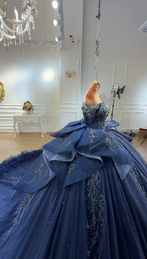 Magnifique Robe Quinceanera Bleue Épaules Dénudées, Robe de Bal en Tulle Appliqué, Robe de Soirée 16 Ans ED09550