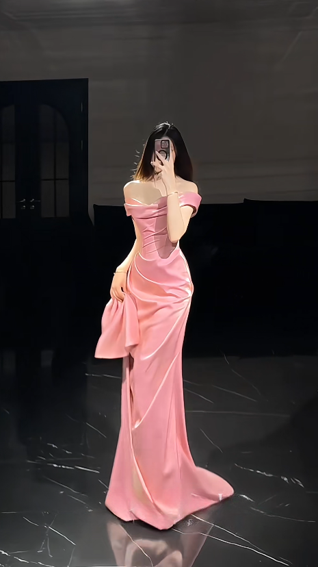 Robe de Bal Rose Chic Épaules Dénudées Fourreau Satin Longue Robe de Bal ED09583