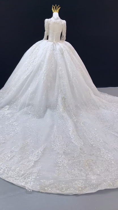 Robe de mariée intemporelle en tulle blanc, coupe trapèze à encolure carrée ED09594