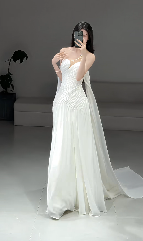 Robe de Mariée Fourreau sans Bretelles Intemporelle en Mousseline Blanche ED09595