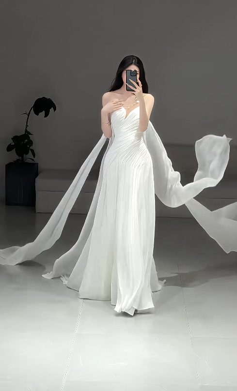 Robe de Mariée Fourreau sans Bretelles Intemporelle en Mousseline Blanche ED09595