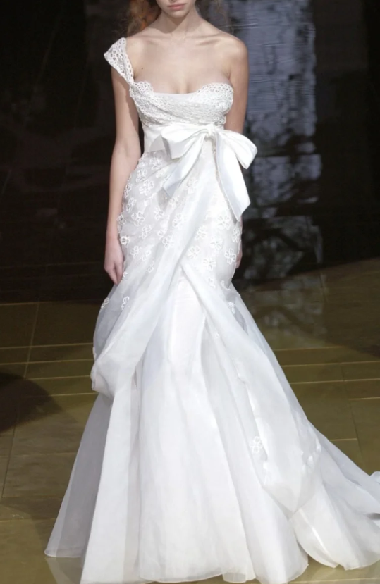 Timeless One-shoulder Sheath Tulle White Wedding Dress ED09598