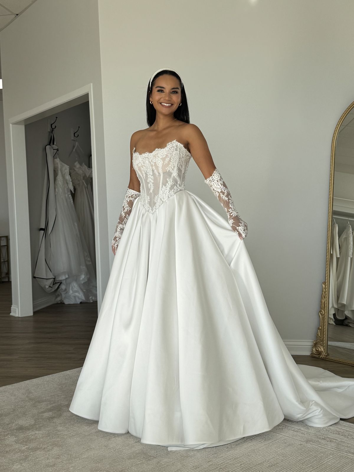 Elegant White Strapless A-Line Satin Wedding Dress for Bride ED09602