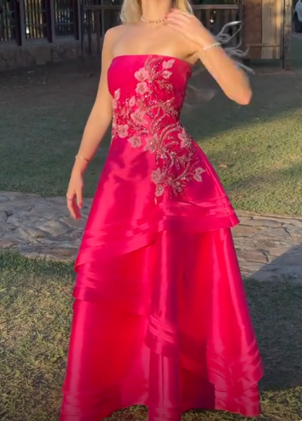 Robe de bal chic rose vif sans bretelles ligne A en satin longue robe de soirée ED09635