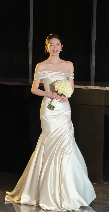 Robe de mariée trapèze en satin champagne modeste pour la mariée ED09687