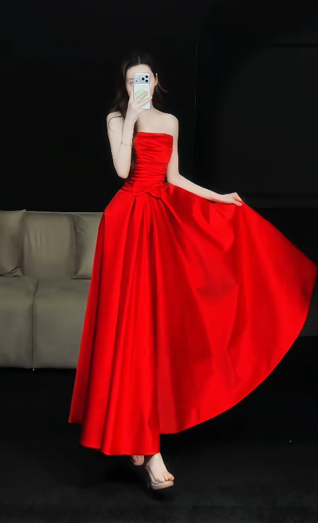 Robe de bal glamour bordeaux coupe trapèze en satin longue robe de soirée ED09694