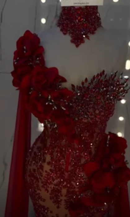 Robe de bal sirène longue ED09734 bordeaux asymétrique en tulle orné de perles