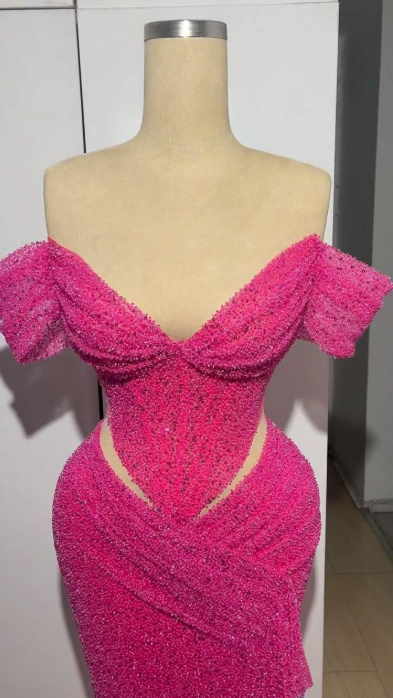 Modisches pinkes Ballkleid, schulterfrei, Etui-Stil, Tüll, Perlenstickerei, langes Abendkleid ED09735