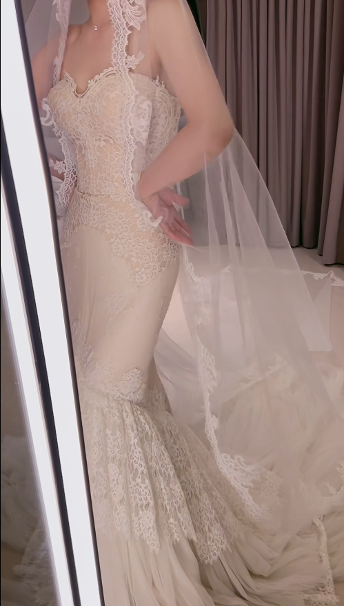 Chic White Bridal Gown Mermaid Lace Wedding Dress ED09753