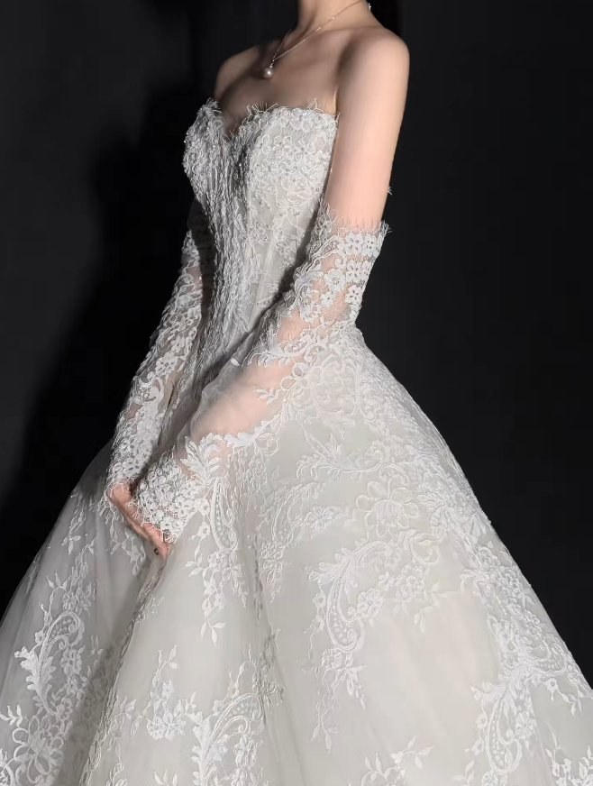 Chic White Bridal Gown A-line Lace Wedding Dress ED09754