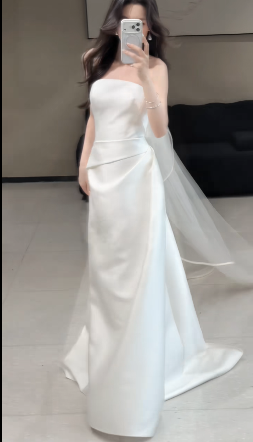 Chic White Bridal Gown Sheath Satin Wedding Dress ED09755