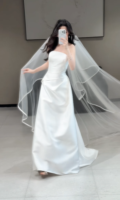 Chic White Bridal Gown Sheath Satin Wedding Dress ED09755
