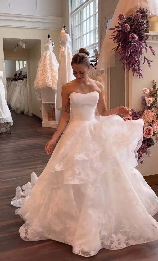 Chic White Wedding Dress A-line Tulle Bridal Gown ED09902