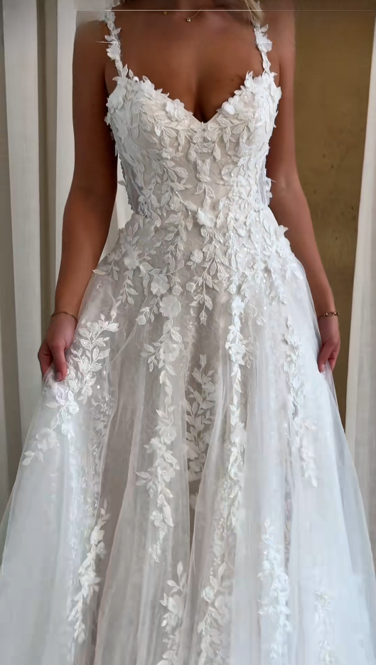 Chic White Wedding Dress A-line Tulle Applique Bridal Gown ED09904