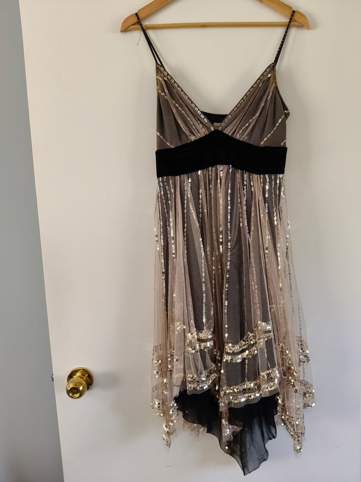 Elegantes champagnerfarbenes kurzes Homecoming-Kleid Etuikleid Chiffon-Geburtstagskleid ED09959
