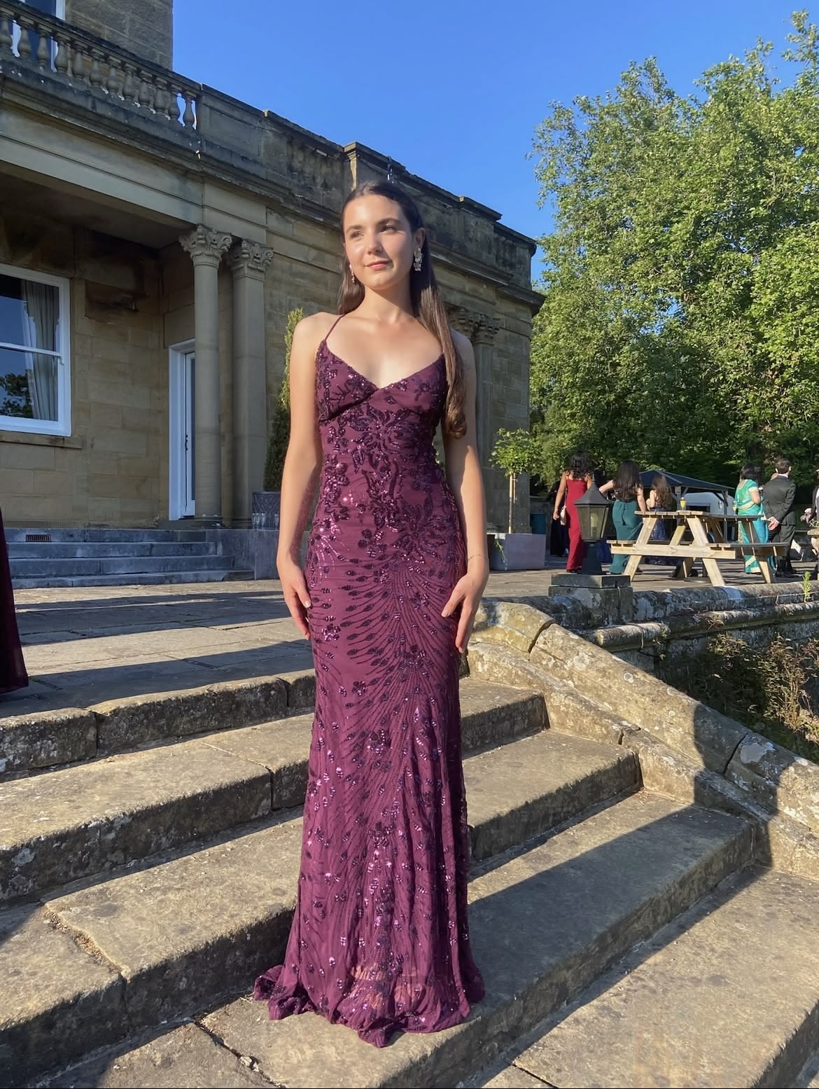Elegantes Etui-Abendkleid in Lila aus Chiffon mit Perlenbesatz ED09973