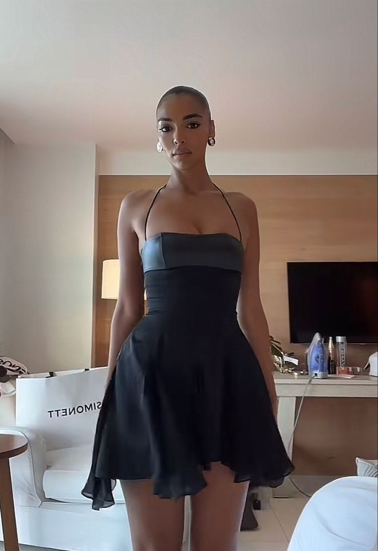 Robe courte noire de bal de promo en mousseline A-line ED09987