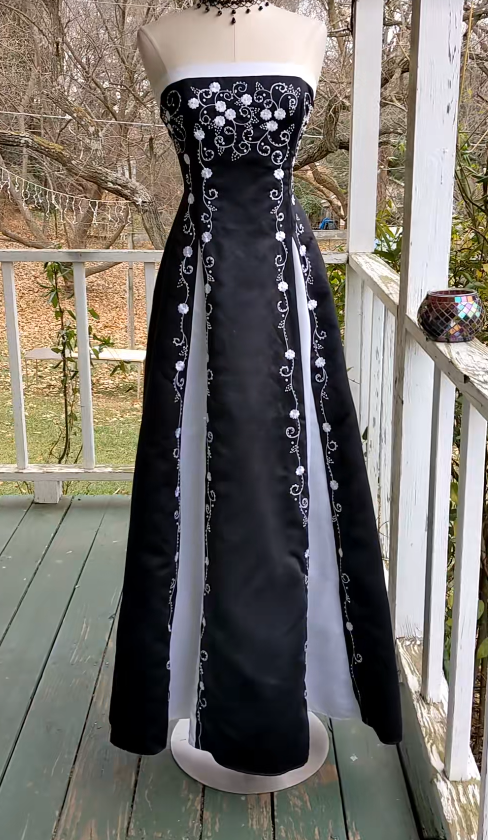 Elegant Black Long Evening Dress Satin A-Line Prom Dress ED10022