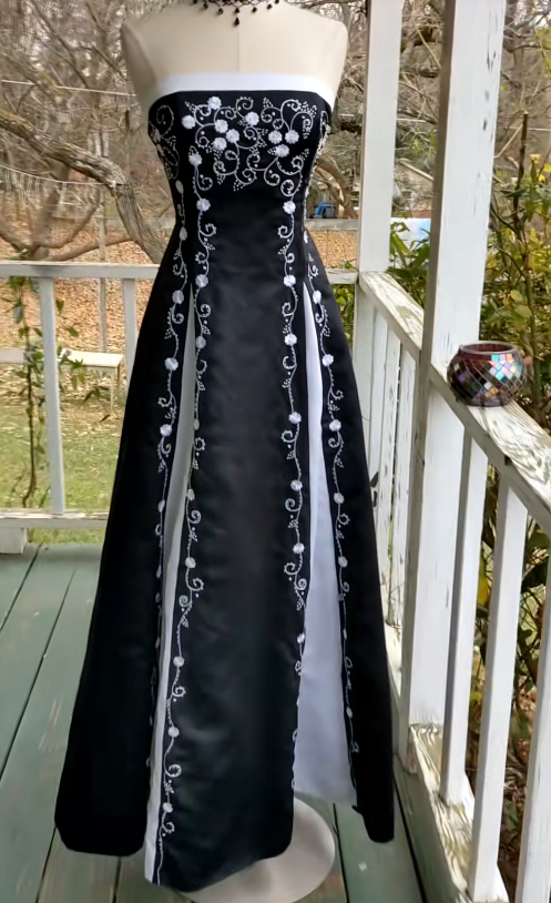 Elegant Black Long Evening Dress Satin A-Line Prom Dress ED10022