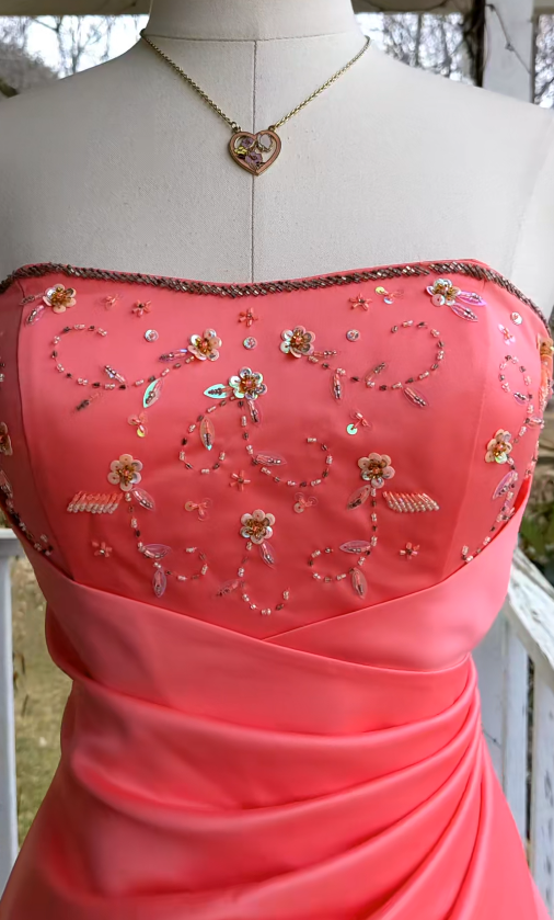 Elegantes langes Abendkleid Koralle Satin Perlen A-Linie Ballkleid ED10030